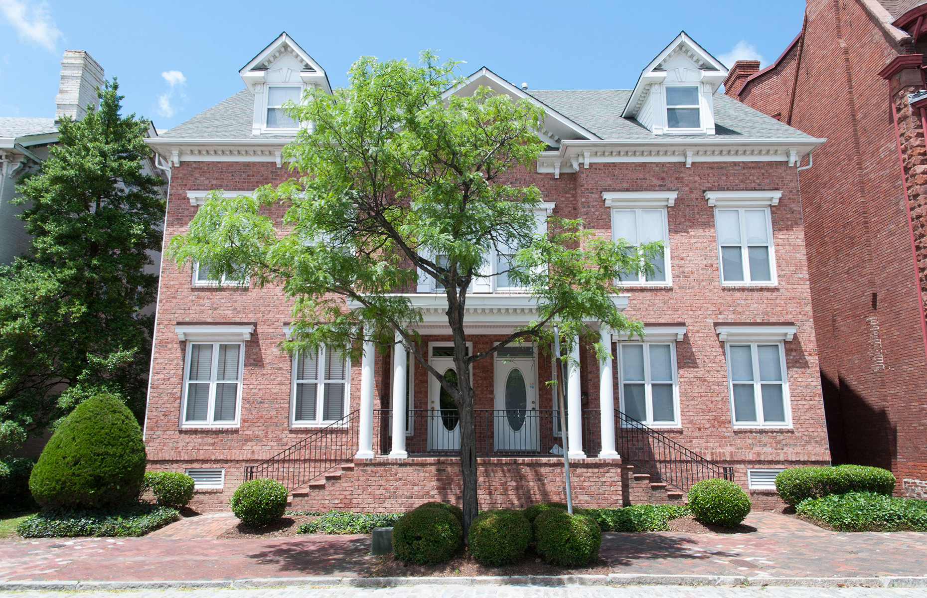 West Virginia: red brick elegance